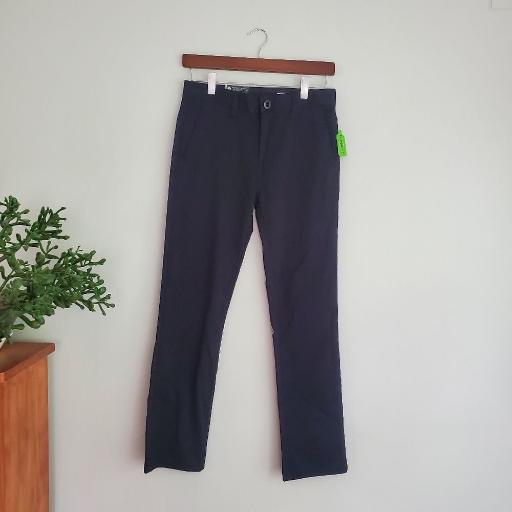Volcom brand chinos frickin modern straight black youth size 27